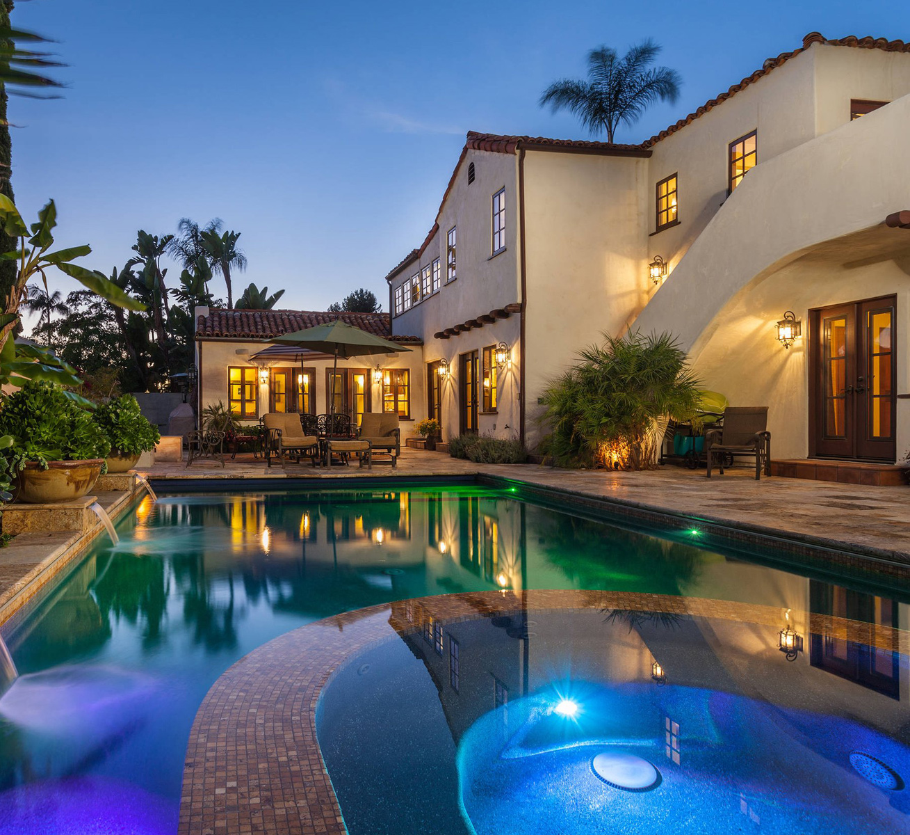 Swimming-Pool-Construction-Service