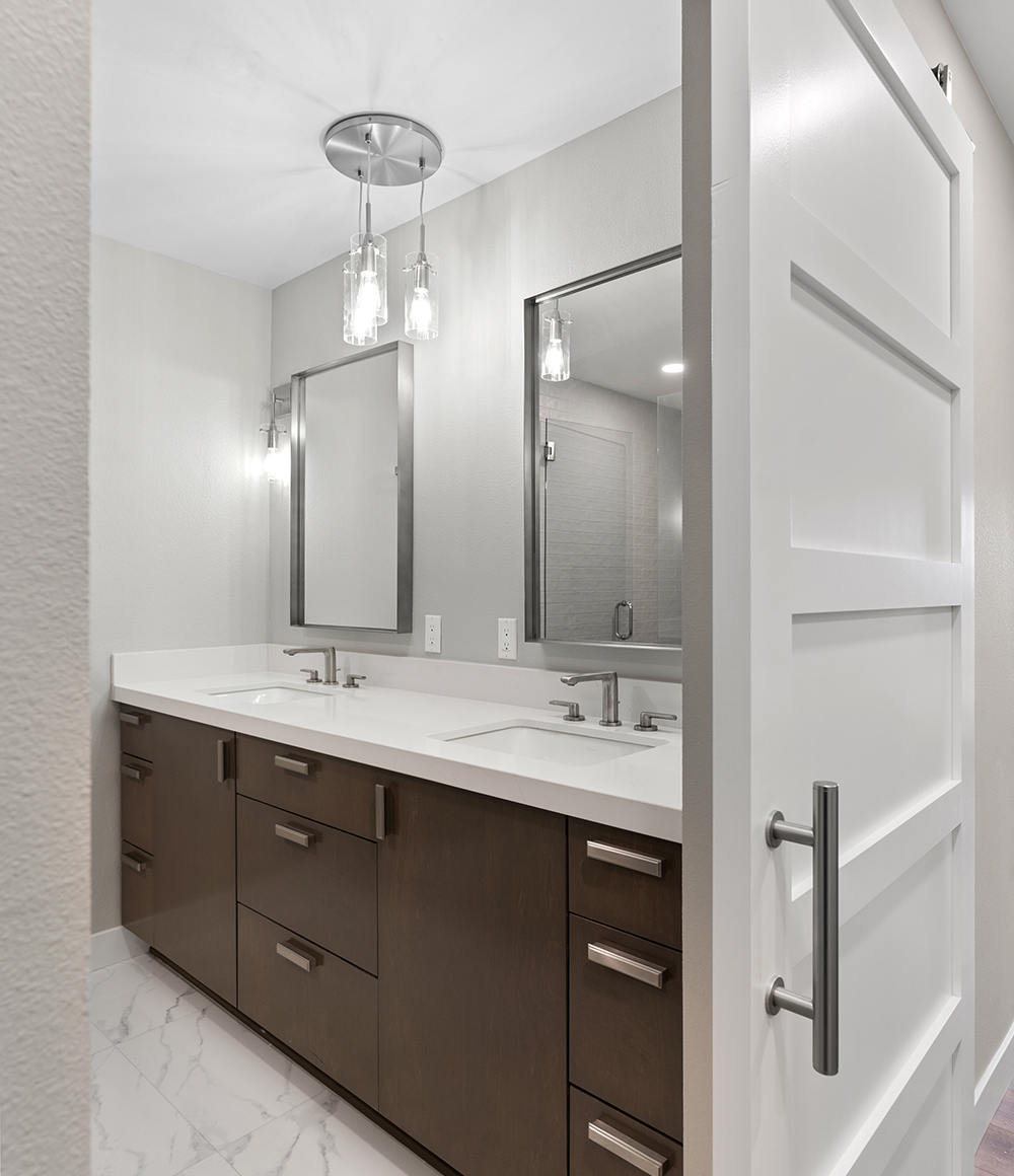 Bright-bathroom-renovation-in-Rancho-Santa-Fe-with-skylight
